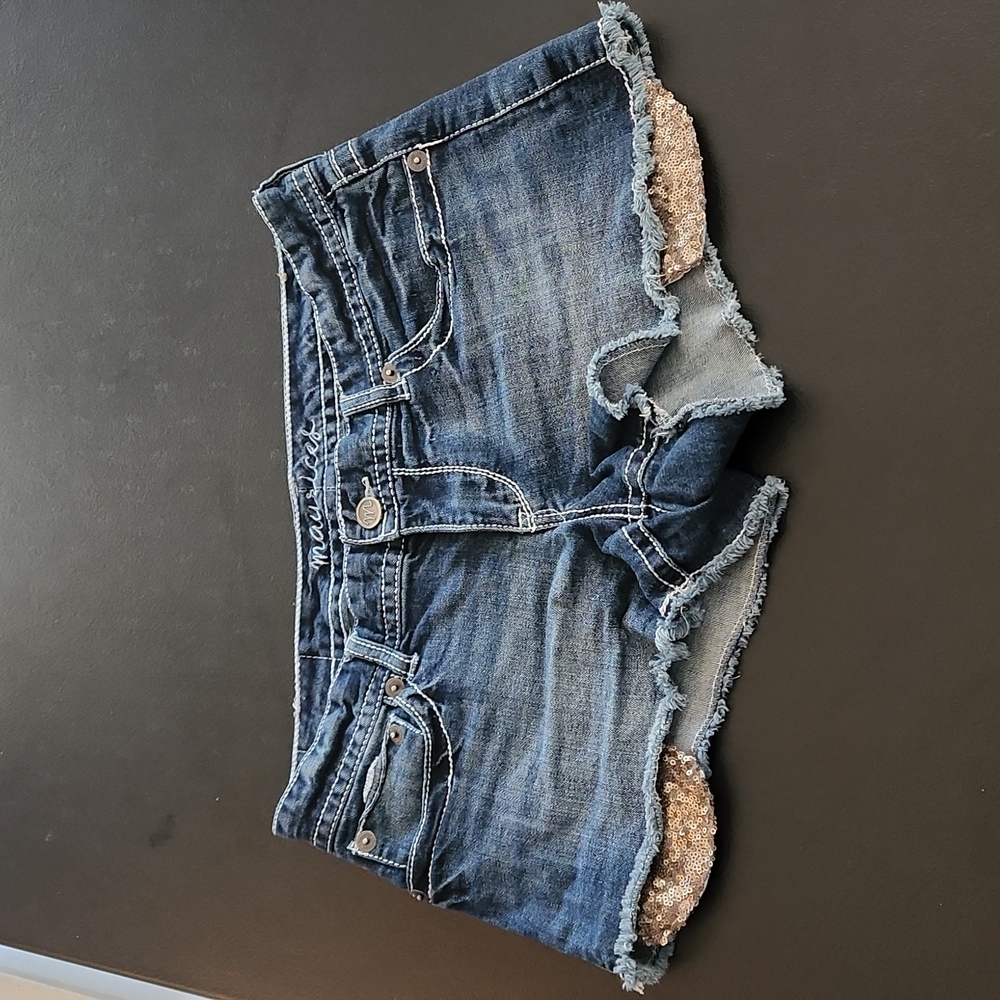 Sparkle! Sequin pocket shorts.